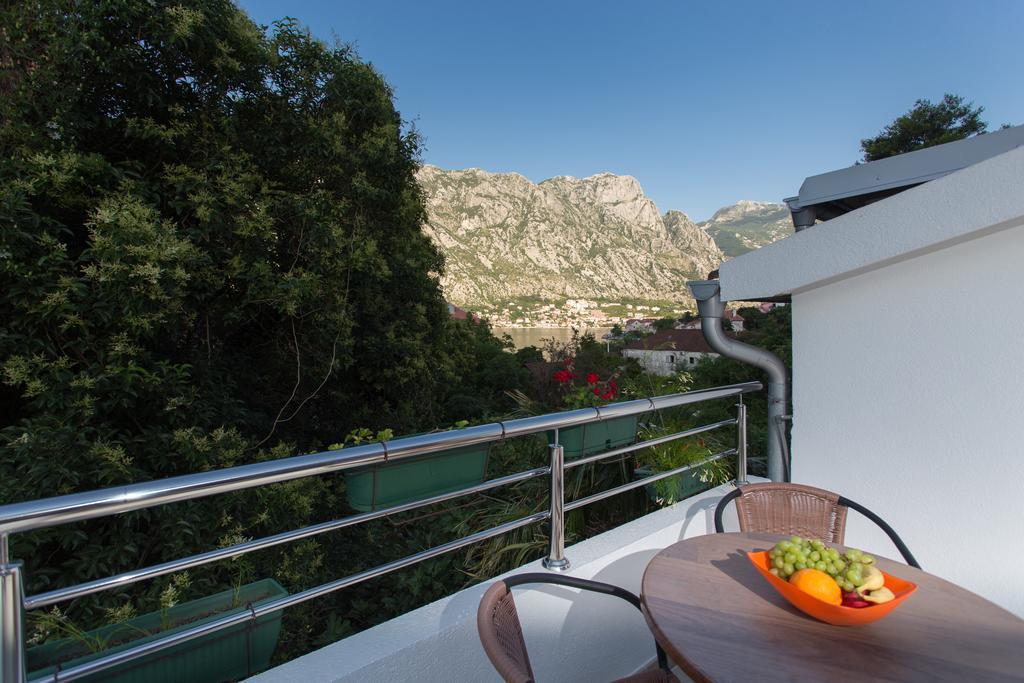 Djurovic Apartments Montenegro Cattaro Esterno foto